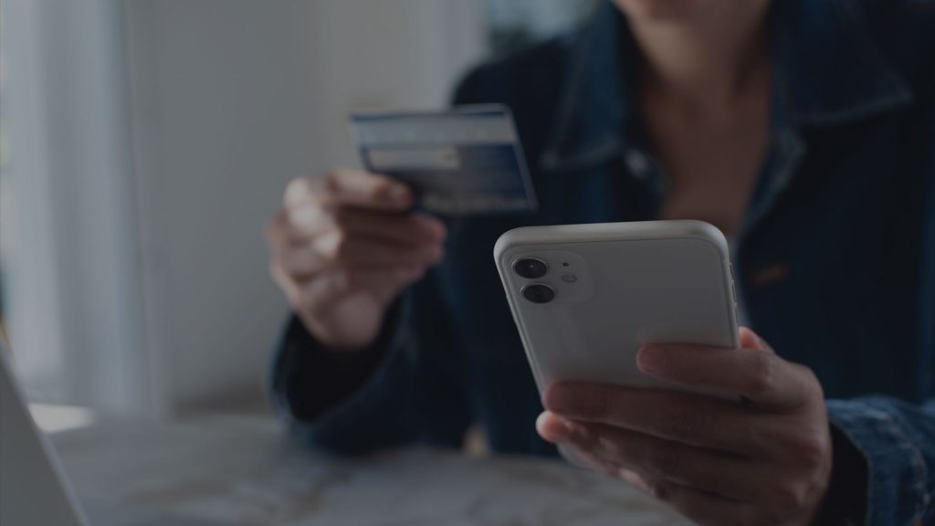 Are Commercial Banks losing the tug of war between cost savings and transforming customer experience?