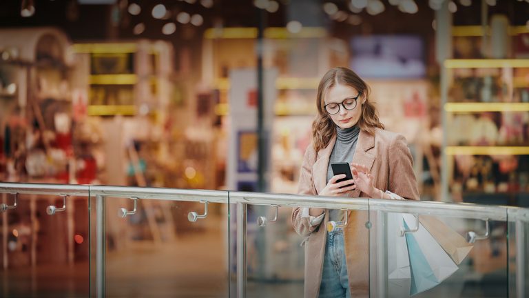 Stop Building Chatbots: Why Multi-Agent AI Architecture is the Future of Retail